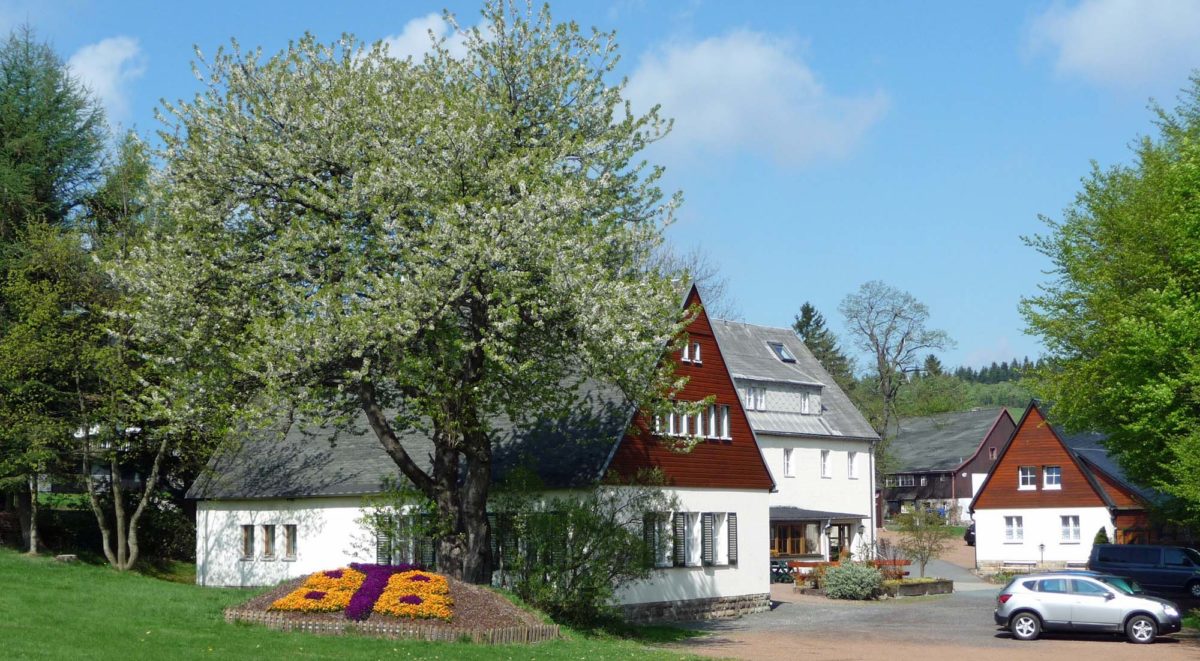 Berghotel Lockwitzgrund im Frühling