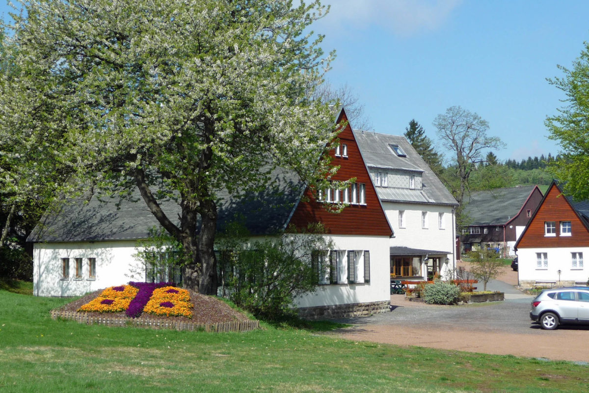 Berghotel Lockwitzgrund im Frühling